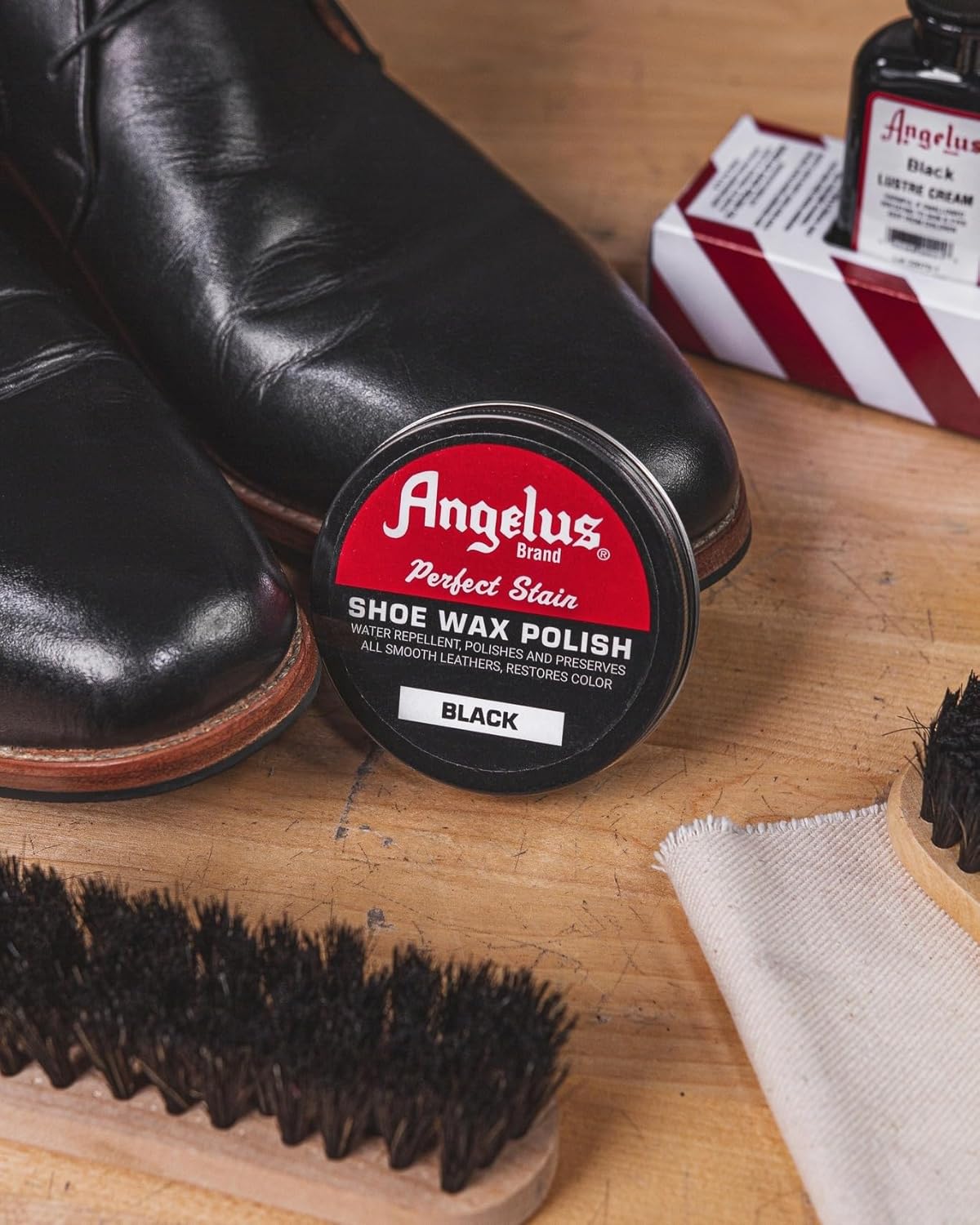complete Angelus travel shoe shine kit provides convenient organization for all your shoe care needs while traveling