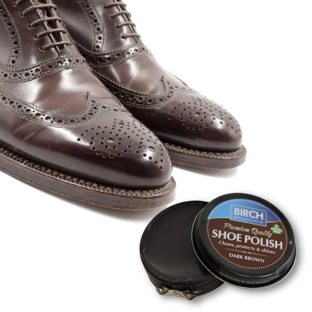 BIRCH Traditional Shoe Polish in Dark Brown nourishes and protects leather shoes while providing a beautiful rich lustrous shine