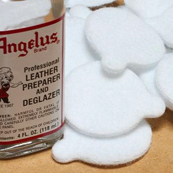 Use Angelus applicator pads for a smooth professional finish when applying dyes and finishers in your art and craft work