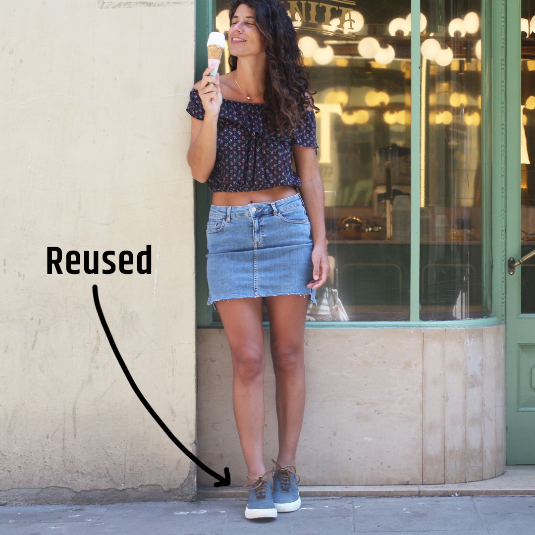 Professional multi-surface cleaning with TRG Universal Cleaner for shoes accessories and equipment