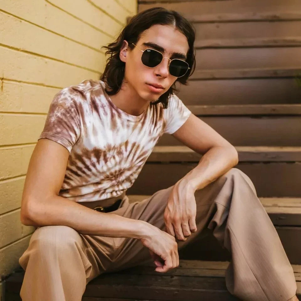 Rit Tie Dye Accessory Kit is beginner friendly with instructions guiding through basic techniques