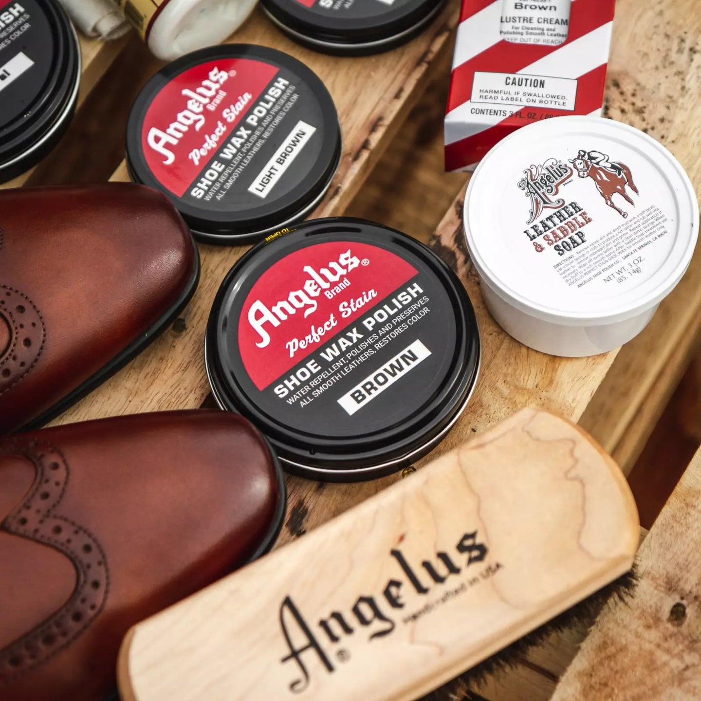 Angelus Perfect Stain Wax colour range showing available shades for different leather types