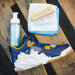 The Angelus Foam Tex set includes a gentle cleaner brush and microfibre cloth for cleaning sneaker midsoles and textile surfaces